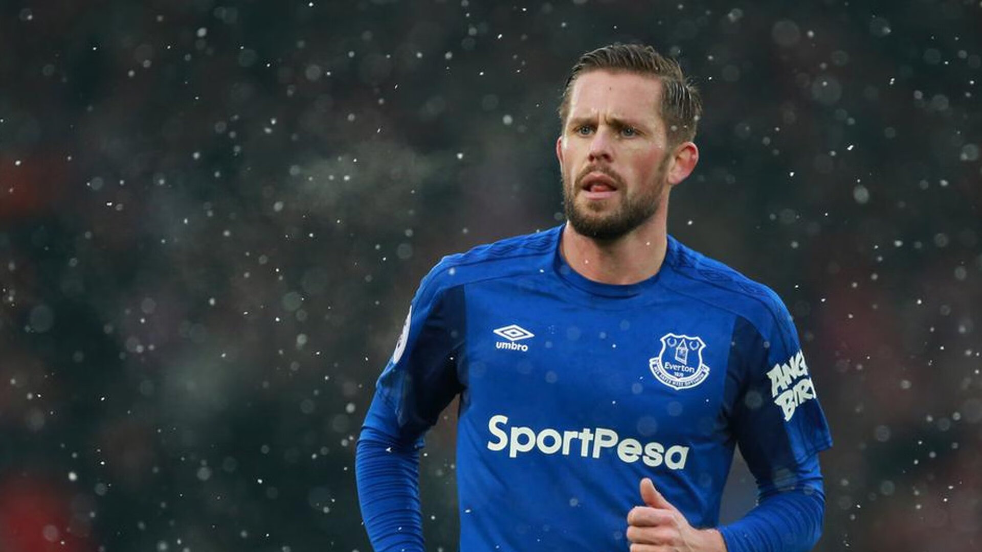 全黑队的突破速度和球员之间的默契配合无与伦比，全黑队战舞